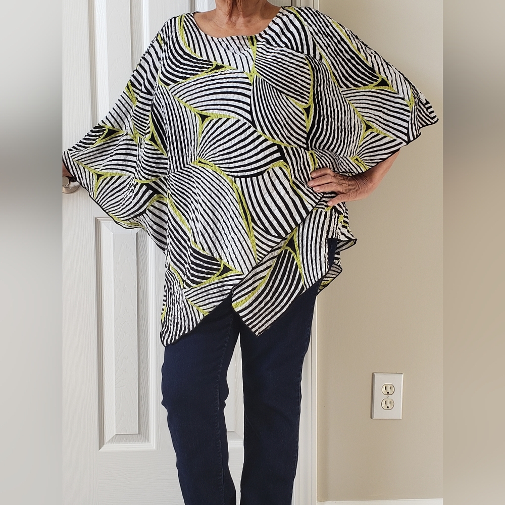 IC by Connie K Asymmetrical Blouse – Size XXL